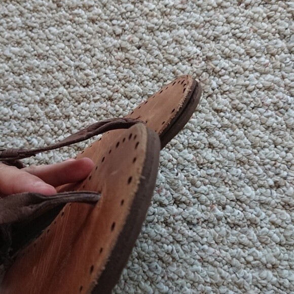 UGG Australia Bria Leather Thong Sandals size 37 - Picture 7 of 9